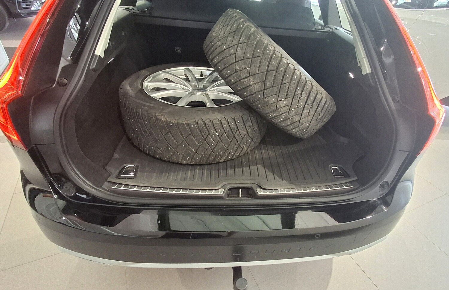 Volvo V90 Cross Country vaihtoauto
