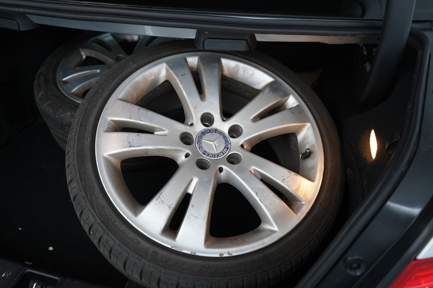 Mercedes-Benz C vaihtoauto