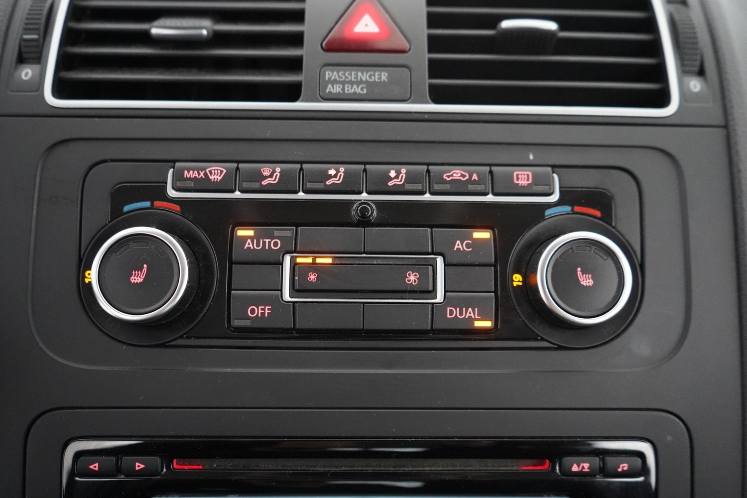 Volkswagen Touran vaihtoauto