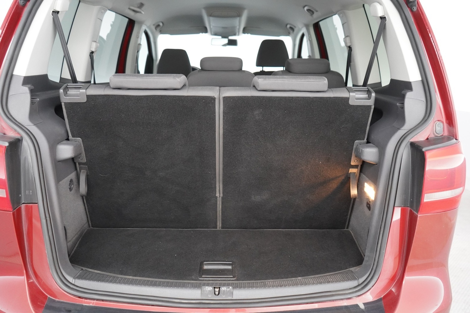 Volkswagen Touran vaihtoauto