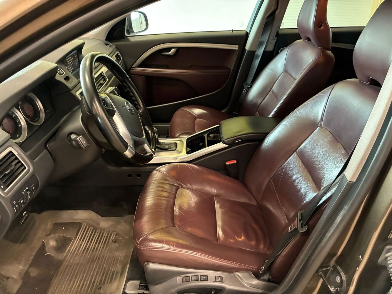 Volvo V70 vaihtoauto