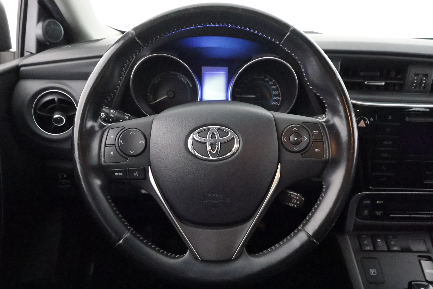 Toyota Auris vaihtoauto