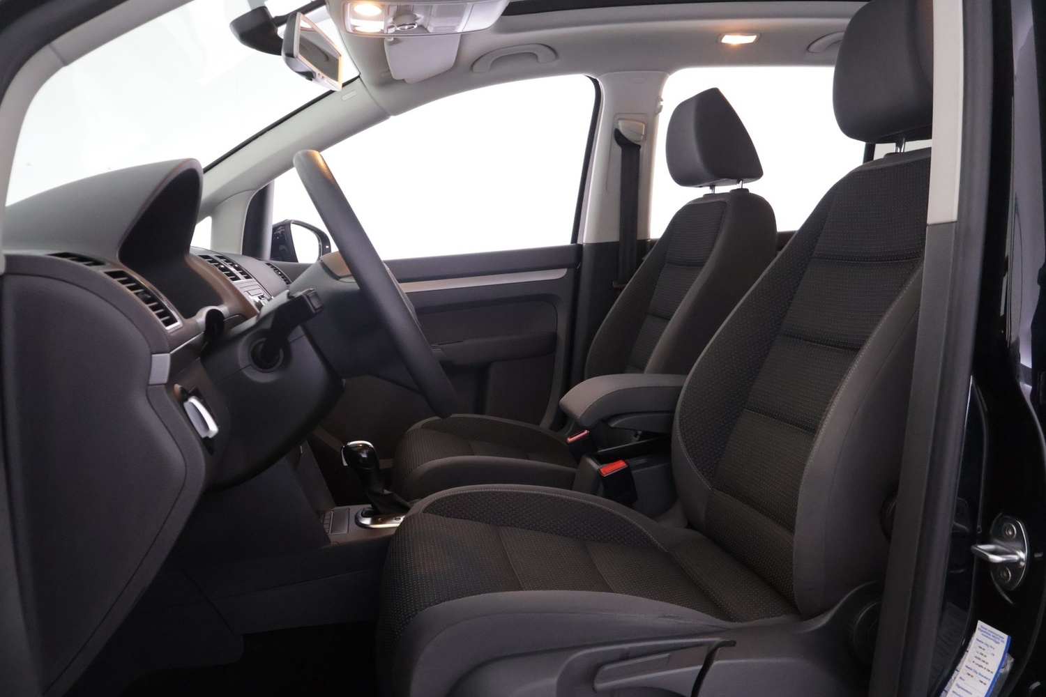 Volkswagen Touran vaihtoauto