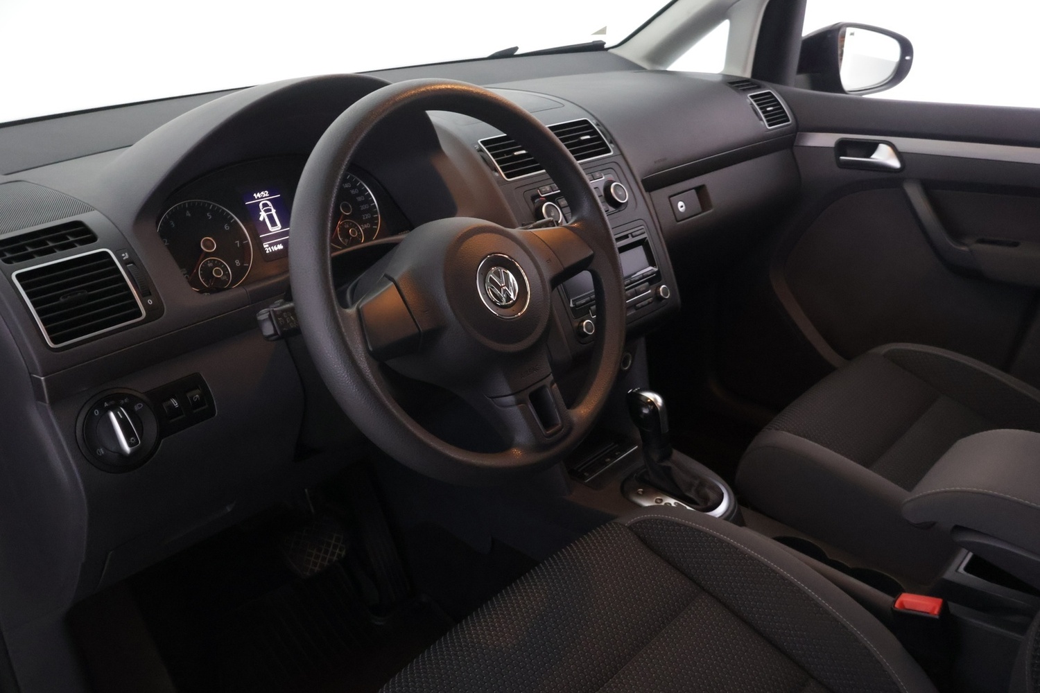 Volkswagen Touran vaihtoauto