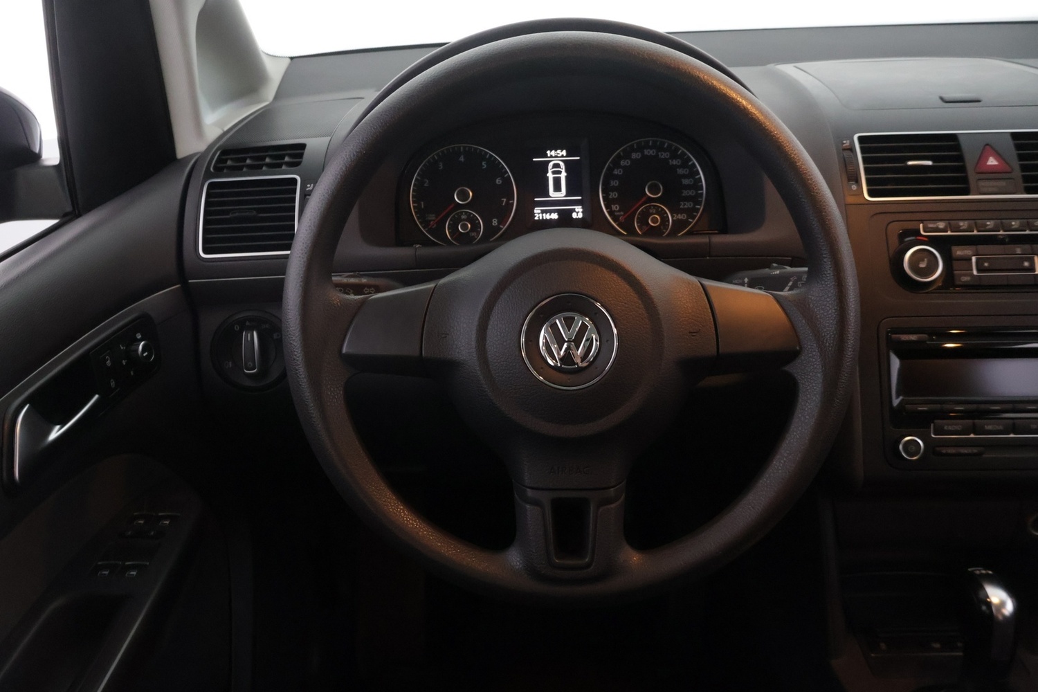 Volkswagen Touran vaihtoauto