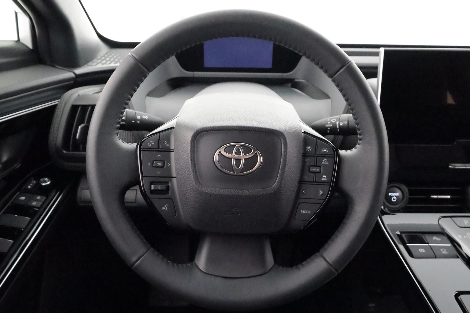 Toyota bZ4X vaihtoauto