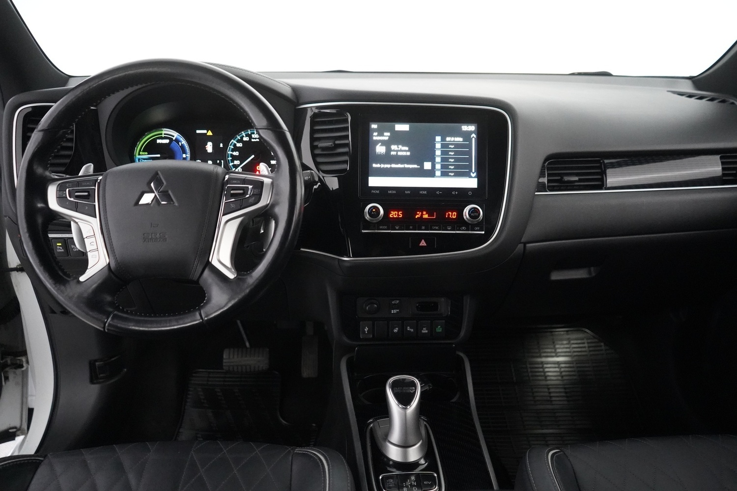 Mitsubishi Outlander PHEV vaihtoauto