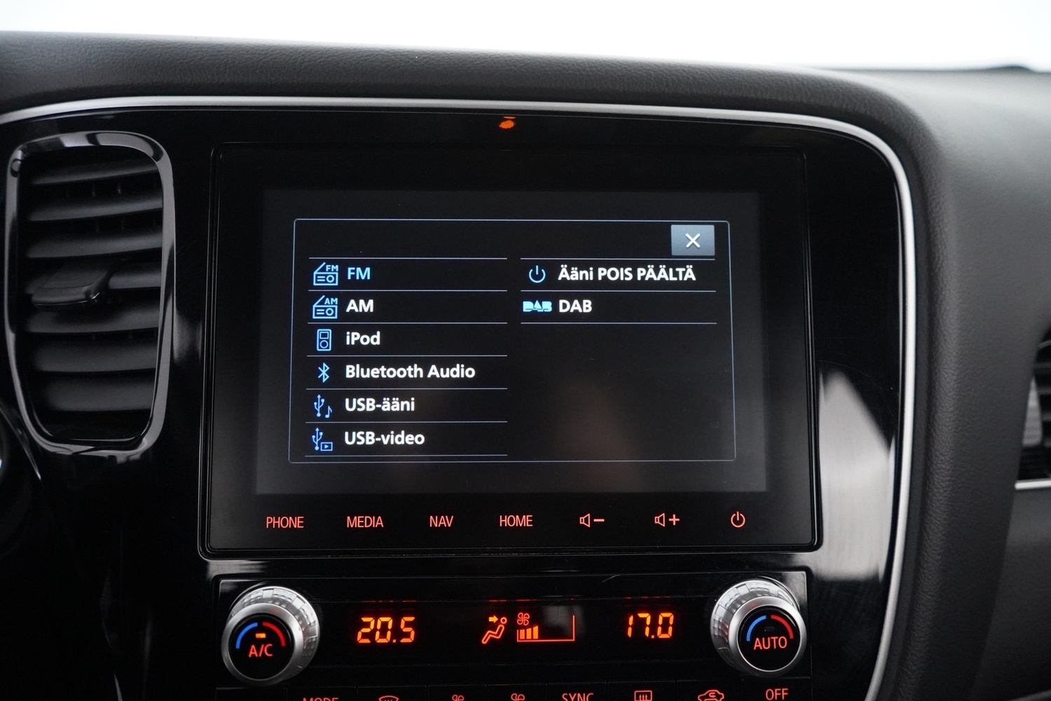 Mitsubishi Outlander PHEV vaihtoauto