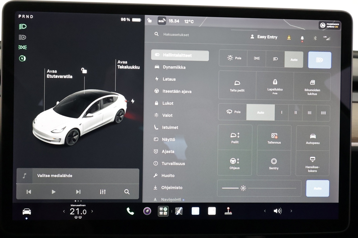 Tesla Model 3 vaihtoauto