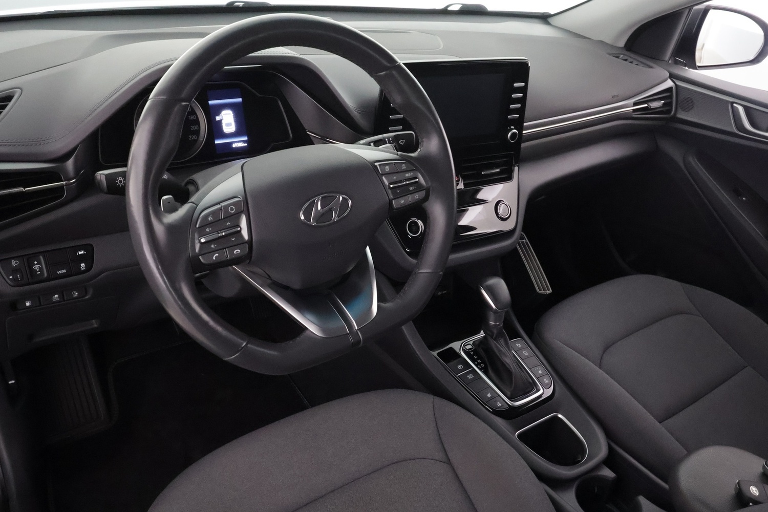 Hyundai IONIQ plug-in vaihtoauto