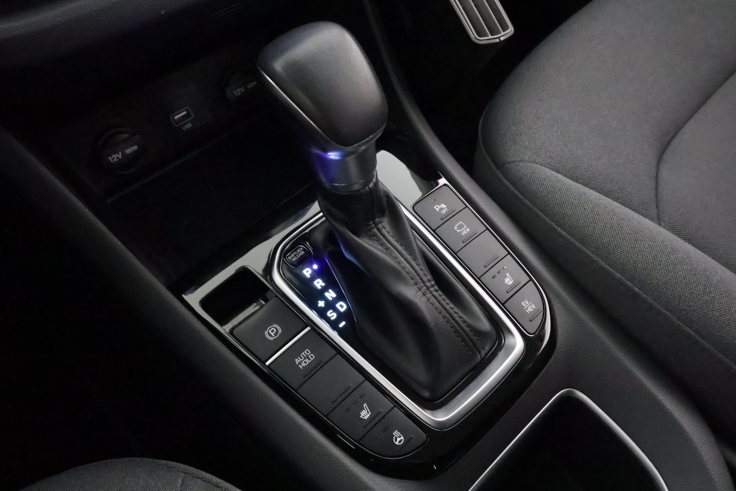 Hyundai IONIQ plug-in vaihtoauto