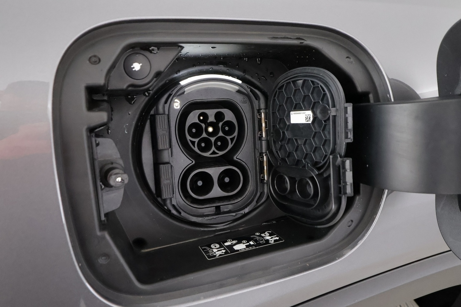 Mercedes-Benz EQB vaihtoauto