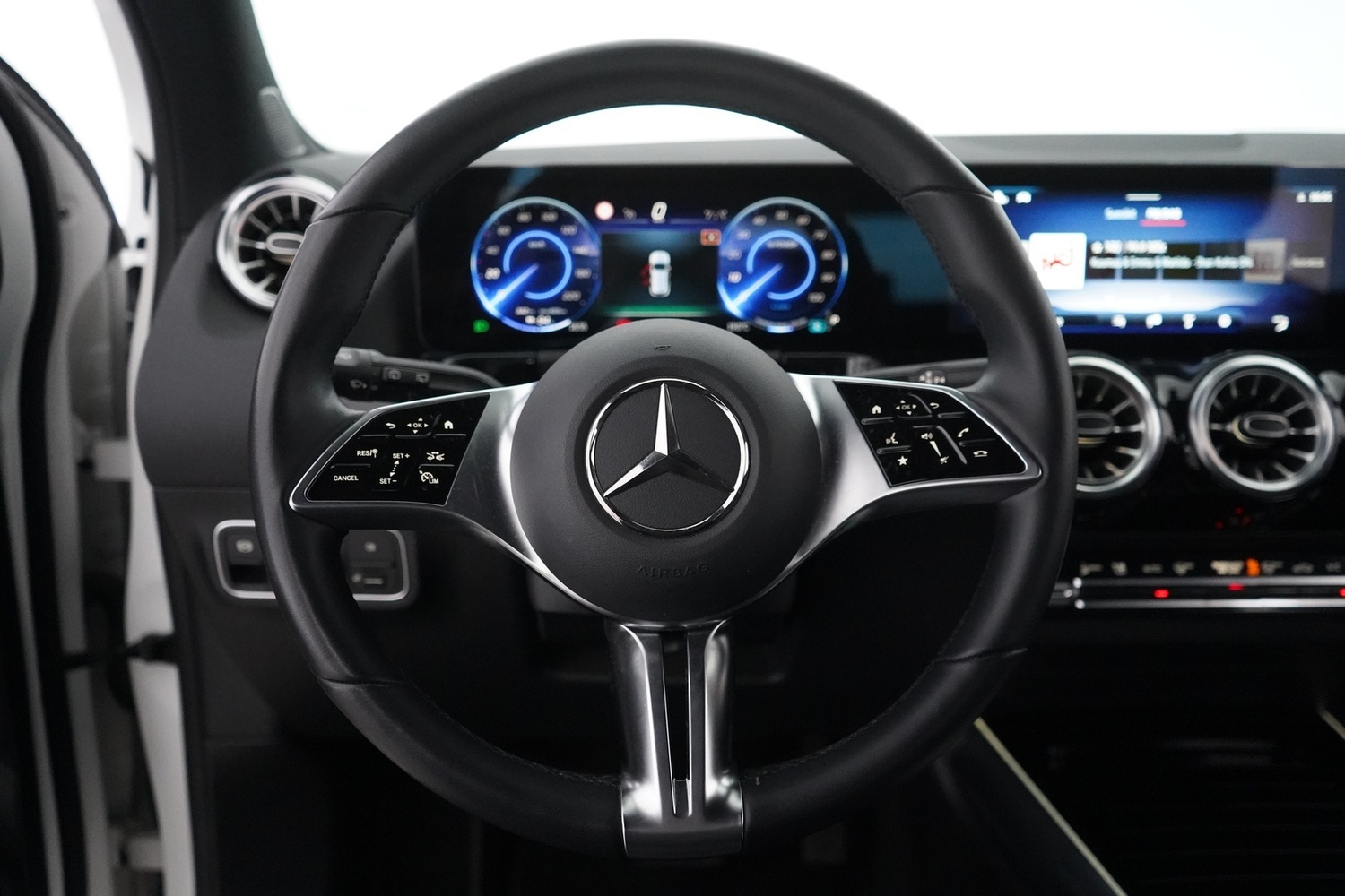 Mercedes-Benz EQA vaihtoauto