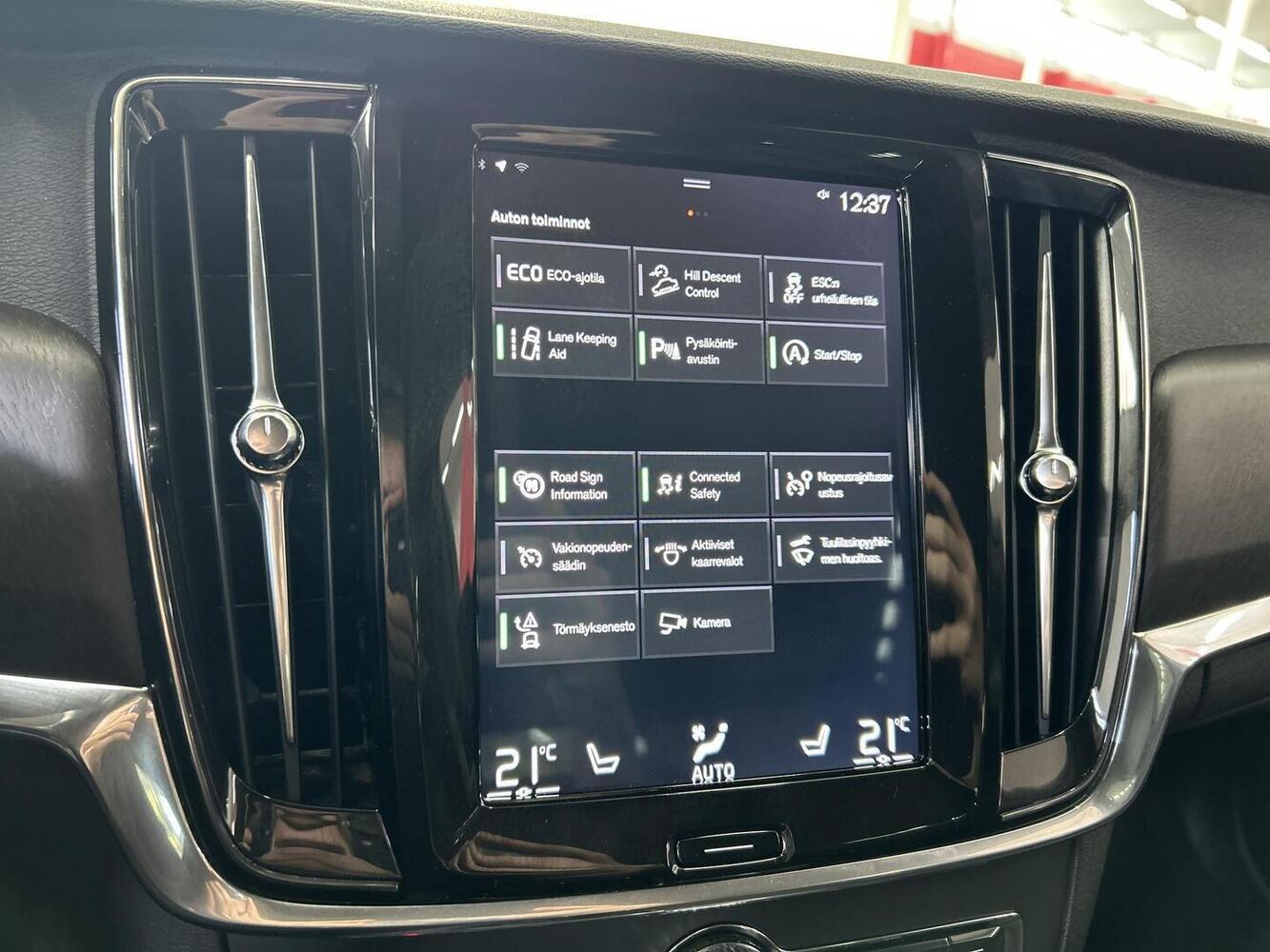Volvo V90 Cross Country vaihtoauto