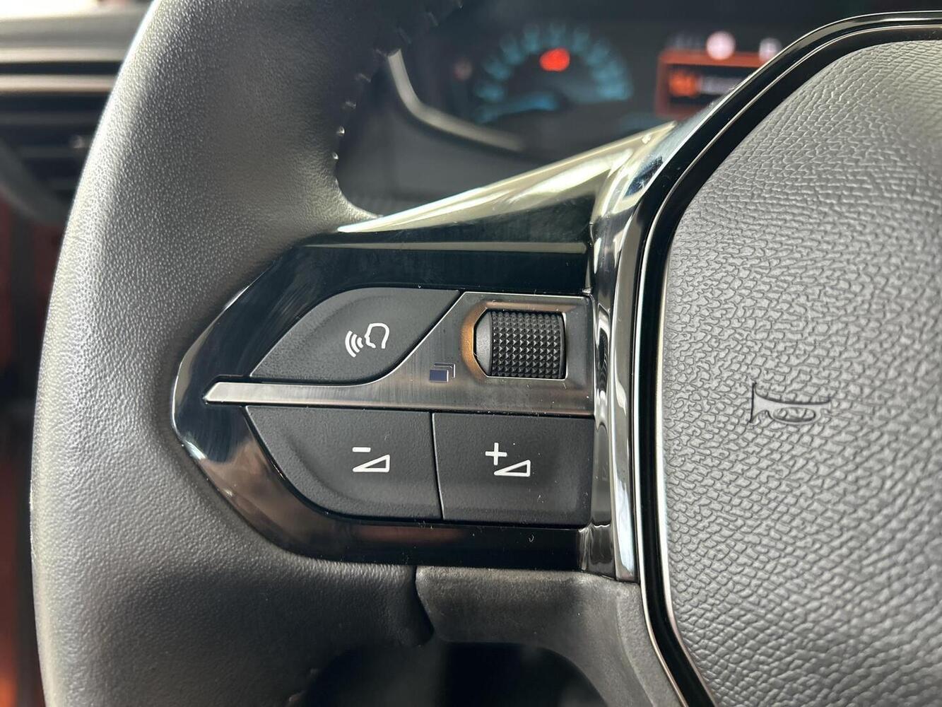Peugeot e-2008 vaihtoauto
