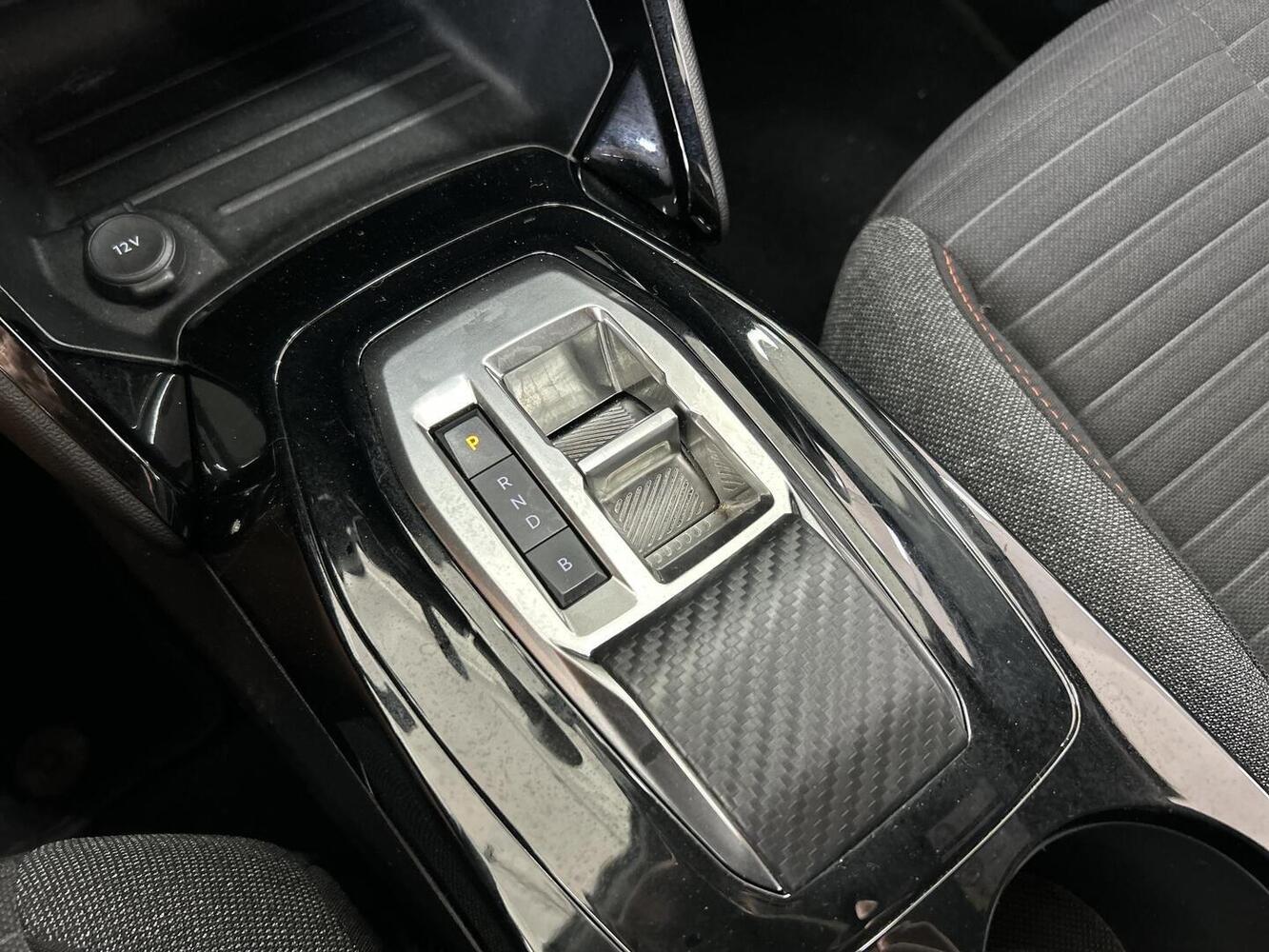 Peugeot e-2008 vaihtoauto