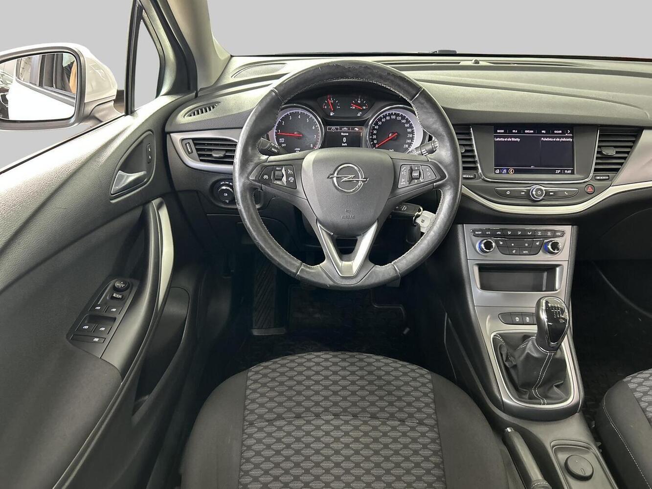 Opel Astra vaihtoauto