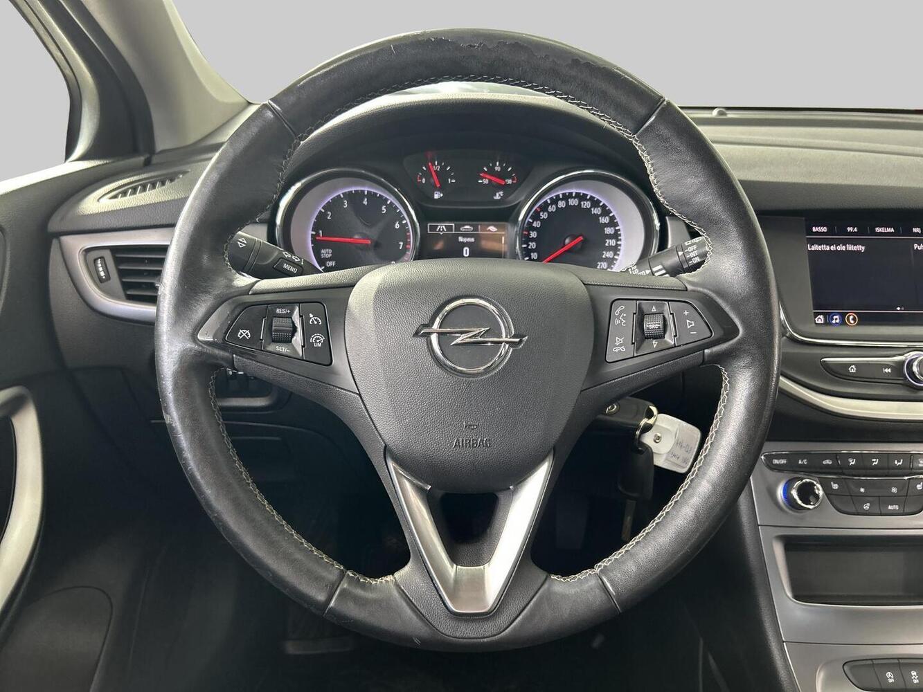 Opel Astra vaihtoauto