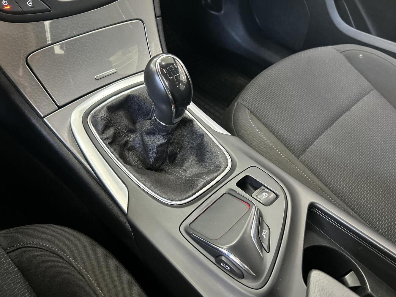 Opel Insignia vaihtoauto