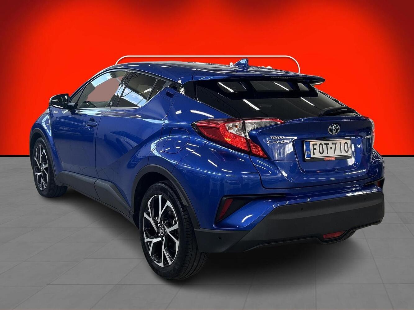 Toyota C-HR vaihtoauto