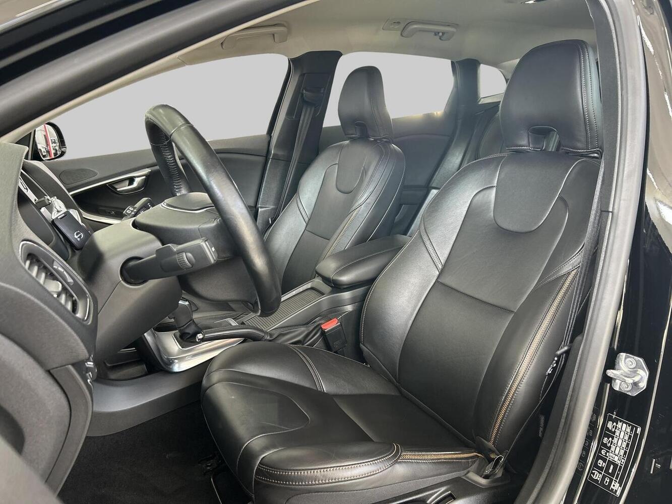 Volvo V40 Cross Country vaihtoauto