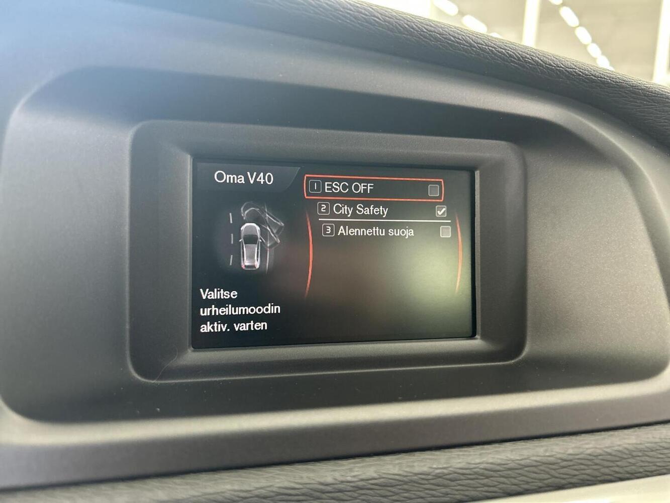 Volvo V40 Cross Country vaihtoauto