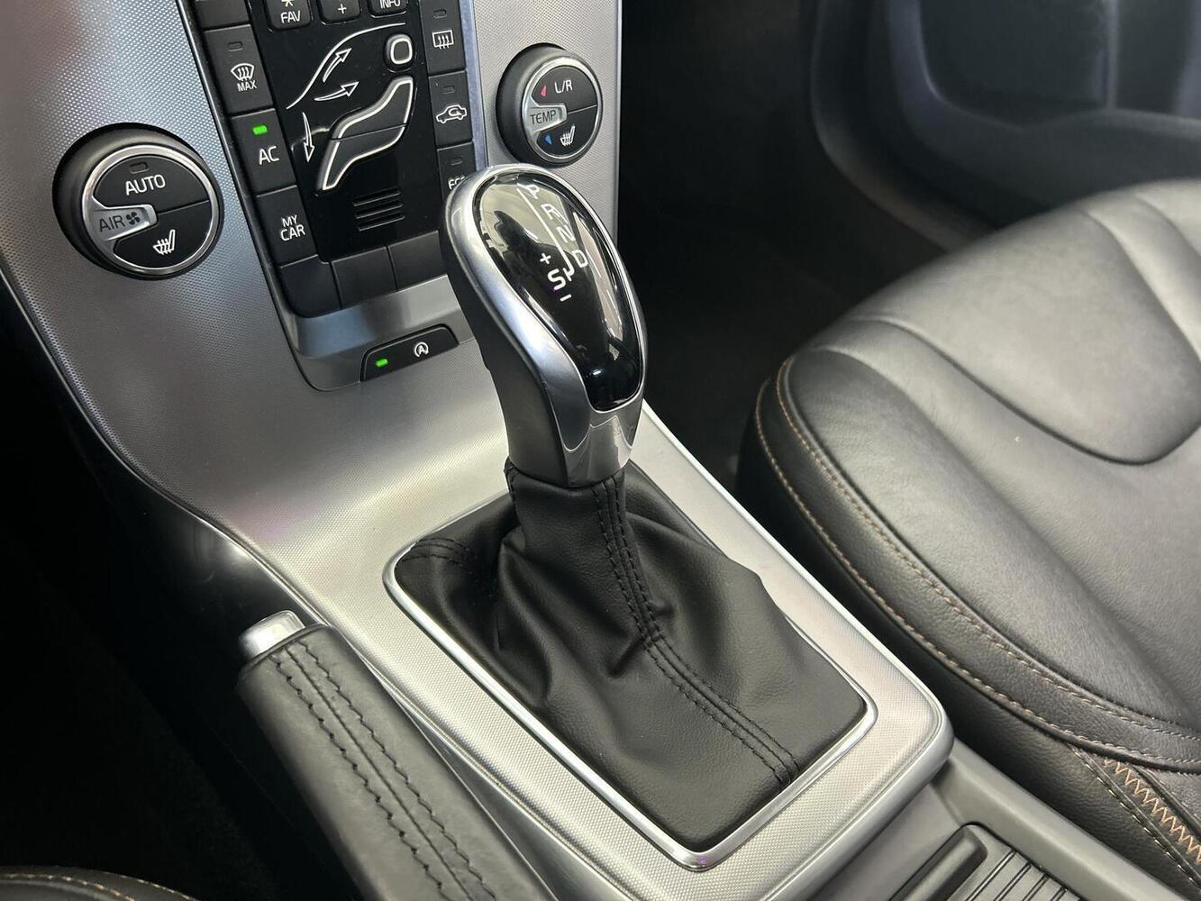 Volvo V40 Cross Country vaihtoauto
