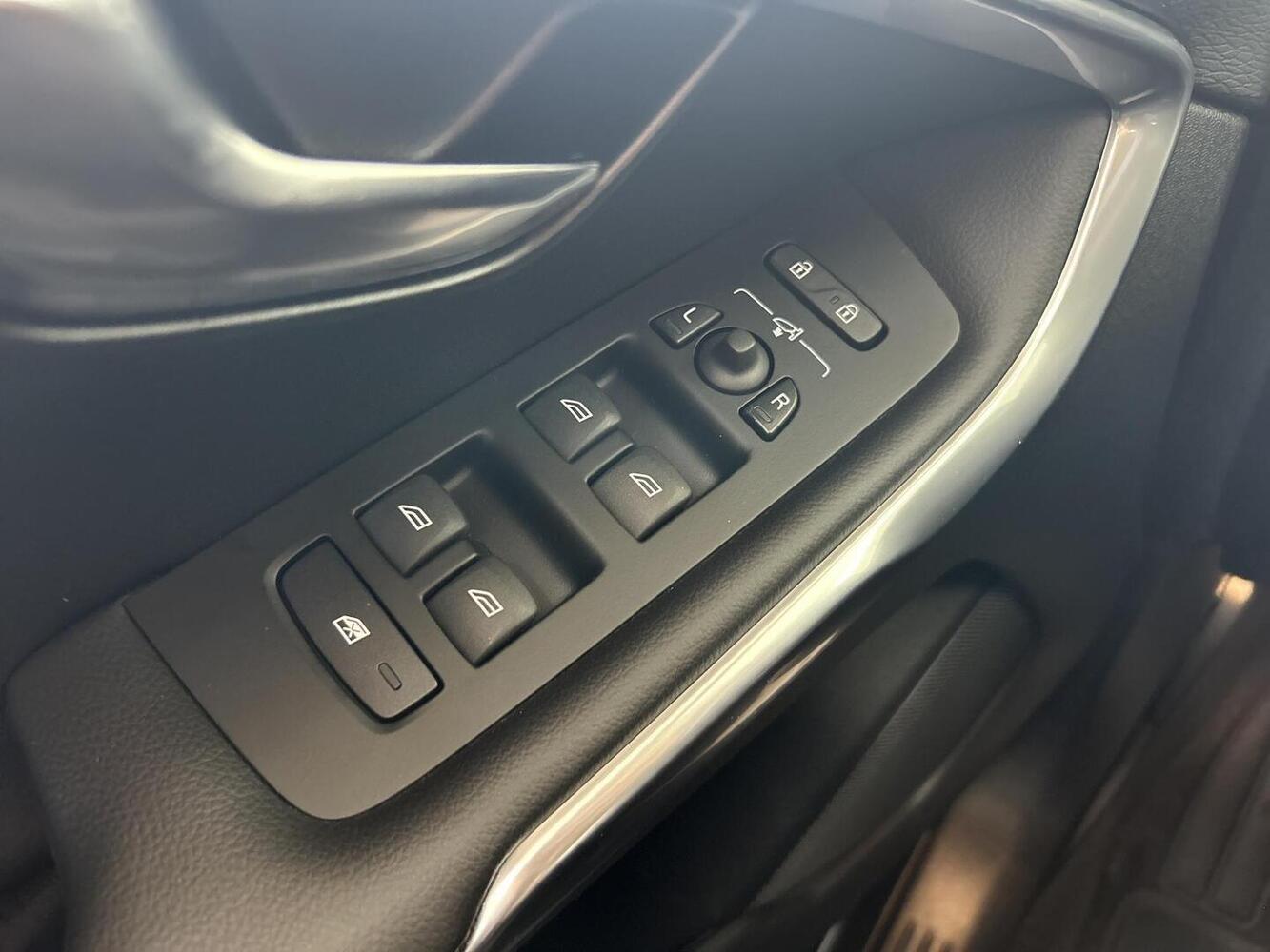 Volvo V40 Cross Country vaihtoauto