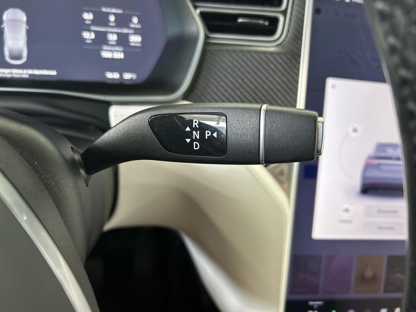 Tesla Model X vaihtoauto