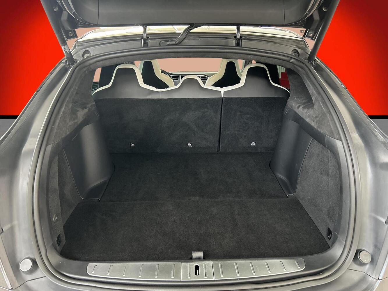 Tesla Model X vaihtoauto