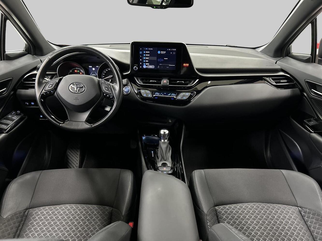 Toyota C-HR vaihtoauto