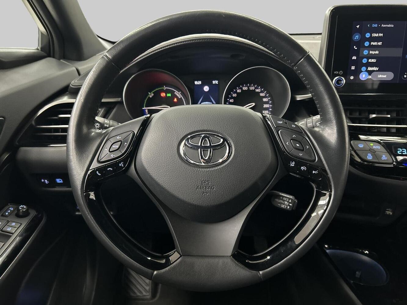 Toyota C-HR vaihtoauto