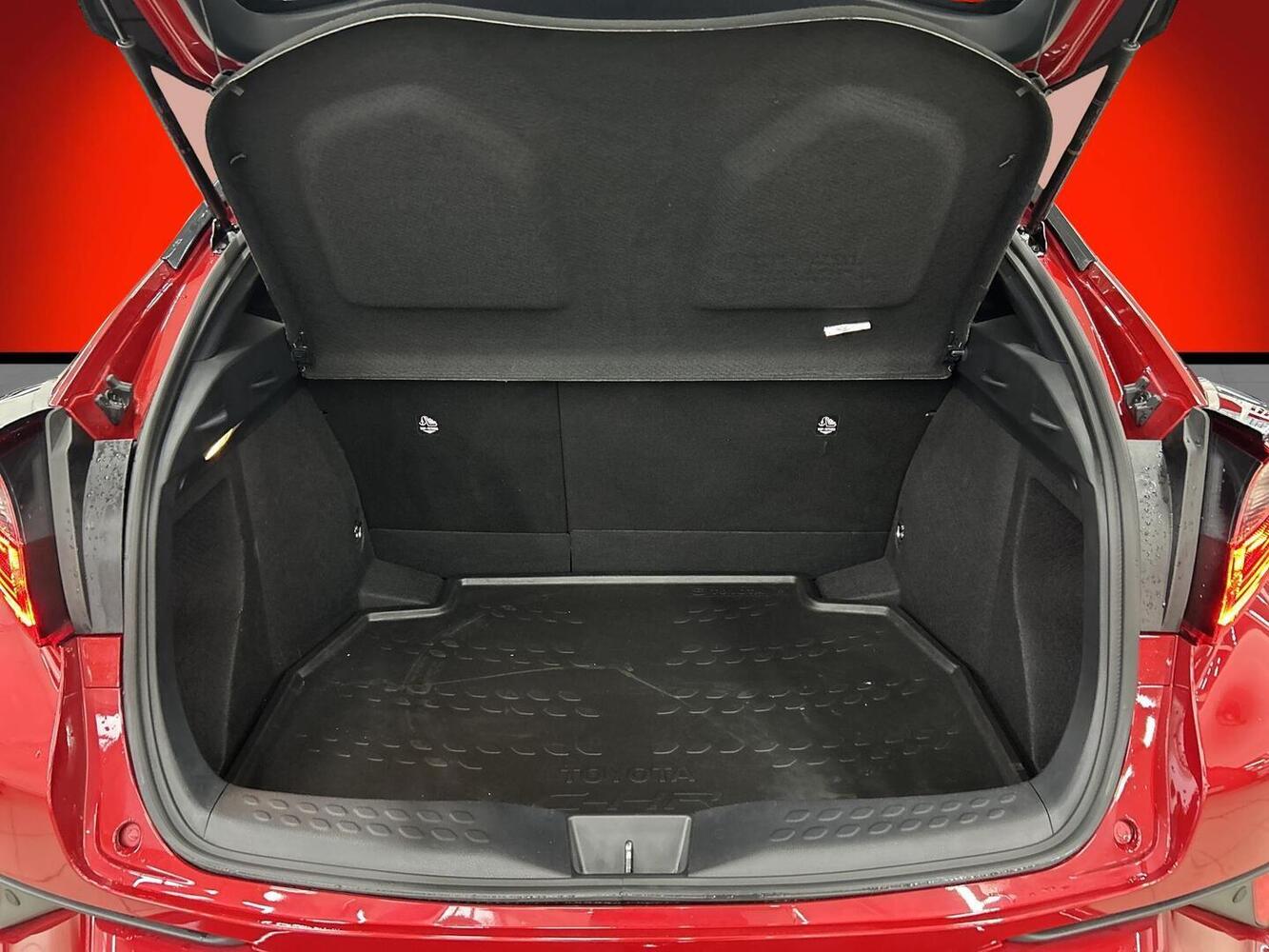 Toyota C-HR vaihtoauto