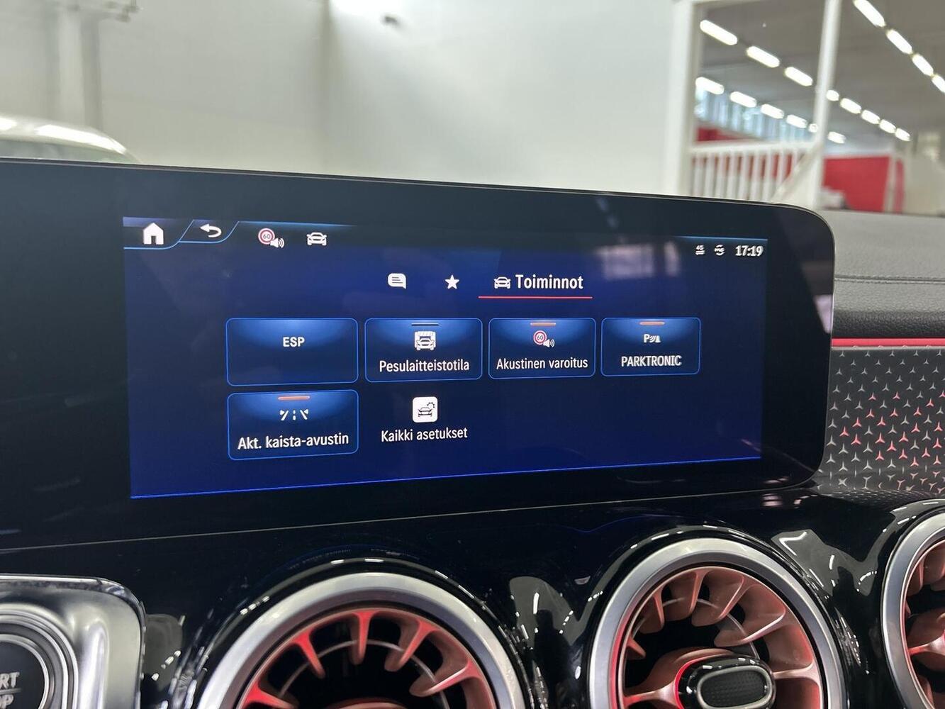 Mercedes-Benz EQB vaihtoauto