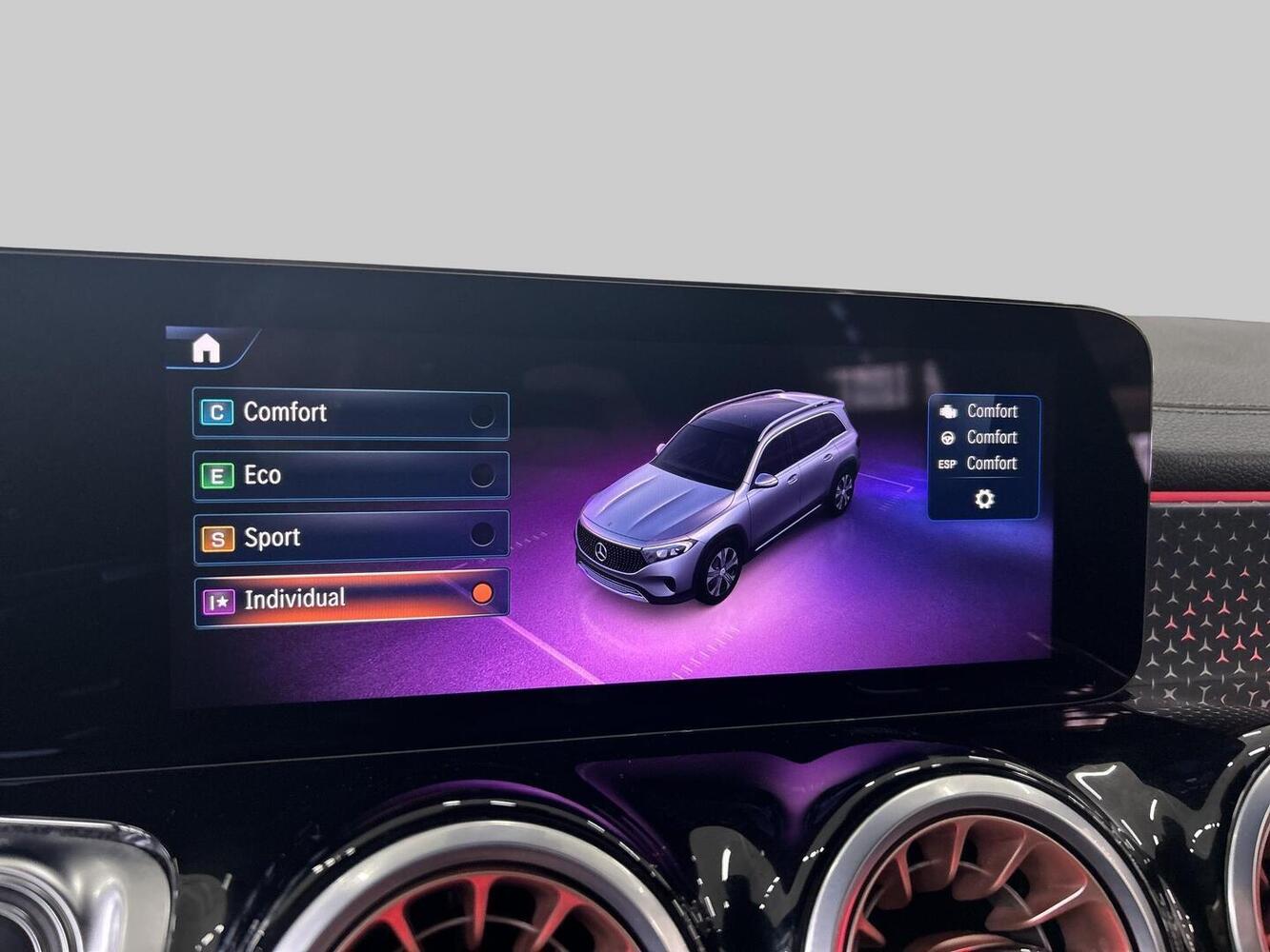 Mercedes-Benz EQB vaihtoauto