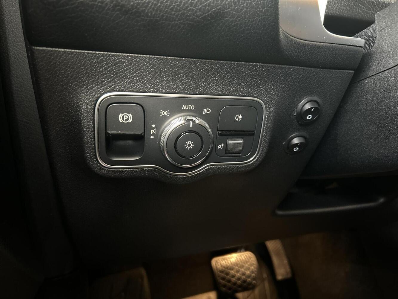Mercedes-Benz EQB vaihtoauto