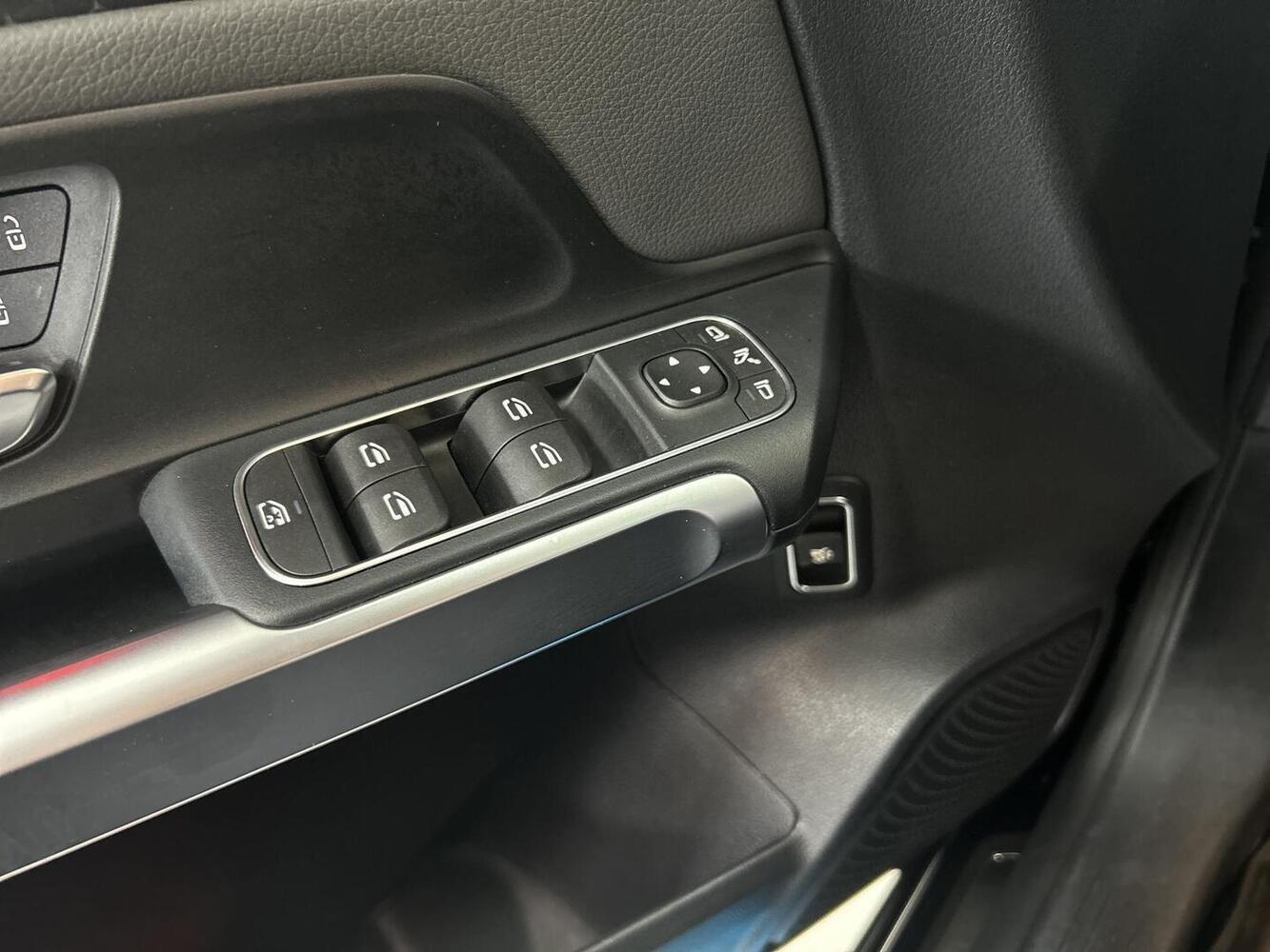 Mercedes-Benz EQB vaihtoauto