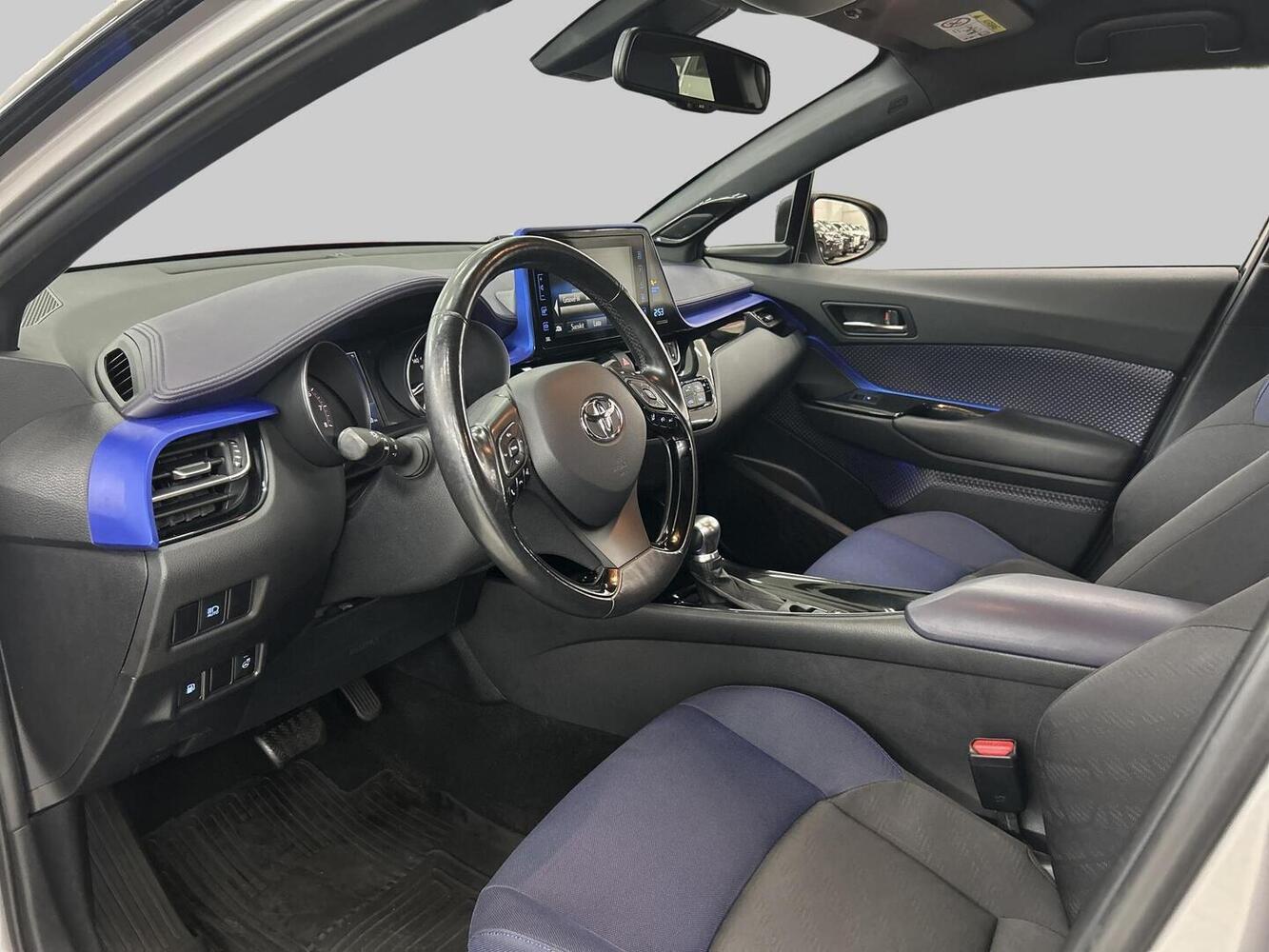 Toyota C-HR vaihtoauto