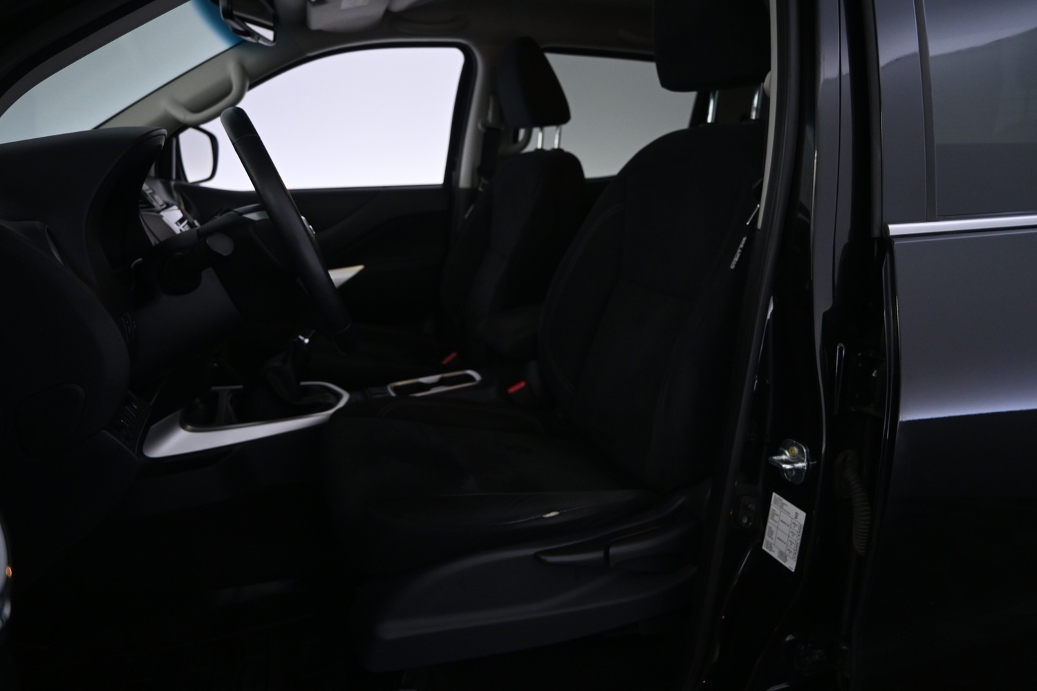 Nissan Navara vaihtoauto