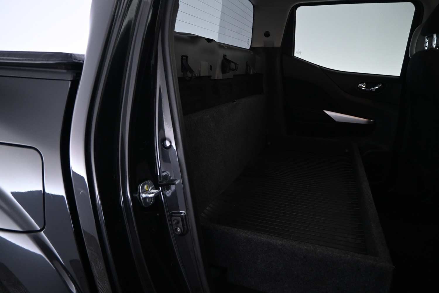 Nissan Navara vaihtoauto