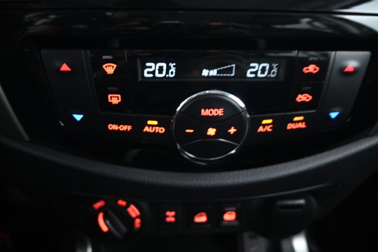 Nissan Navara vaihtoauto