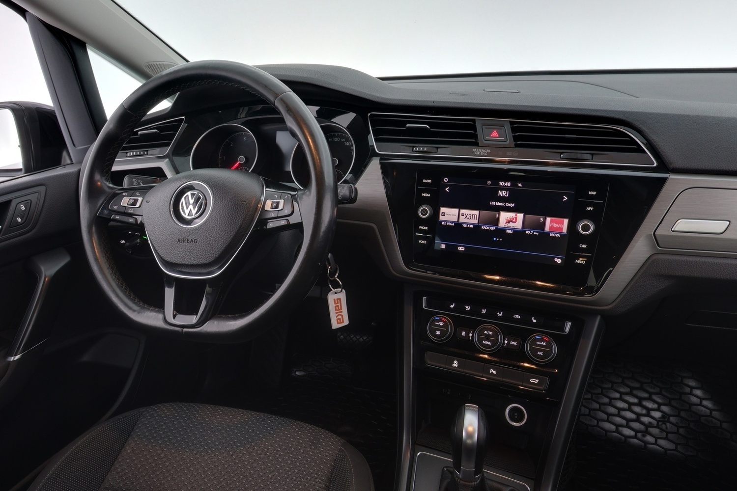 Volkswagen Touran vaihtoauto