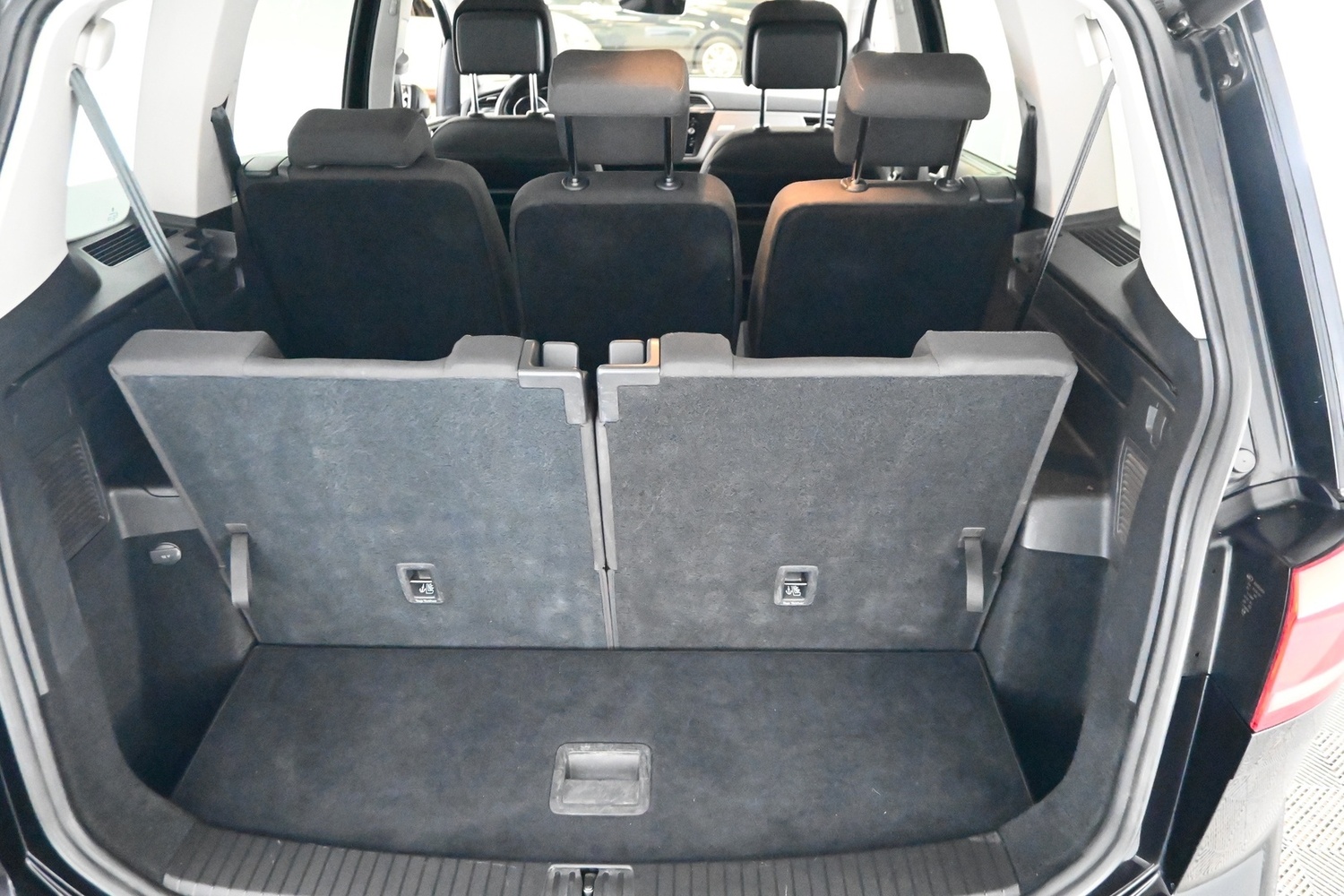Volkswagen Touran vaihtoauto