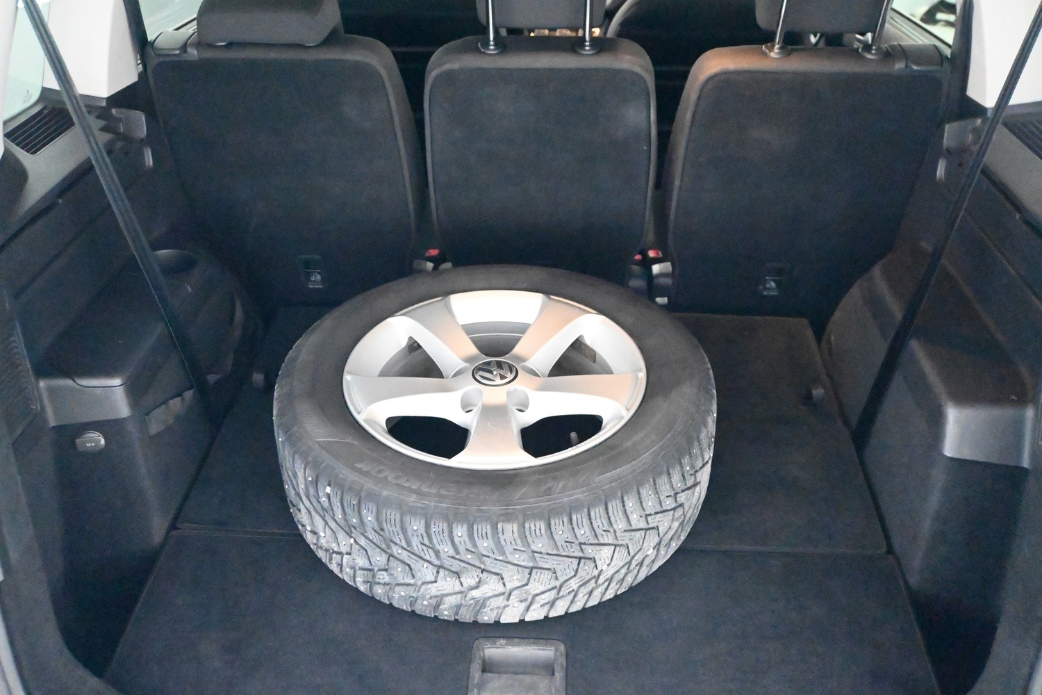 Volkswagen Touran vaihtoauto
