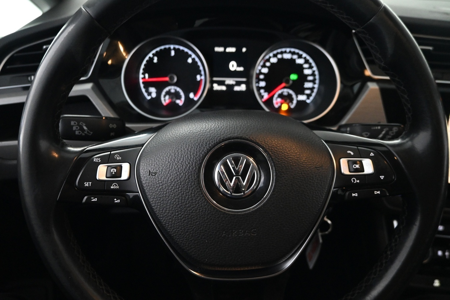 Volkswagen Touran vaihtoauto