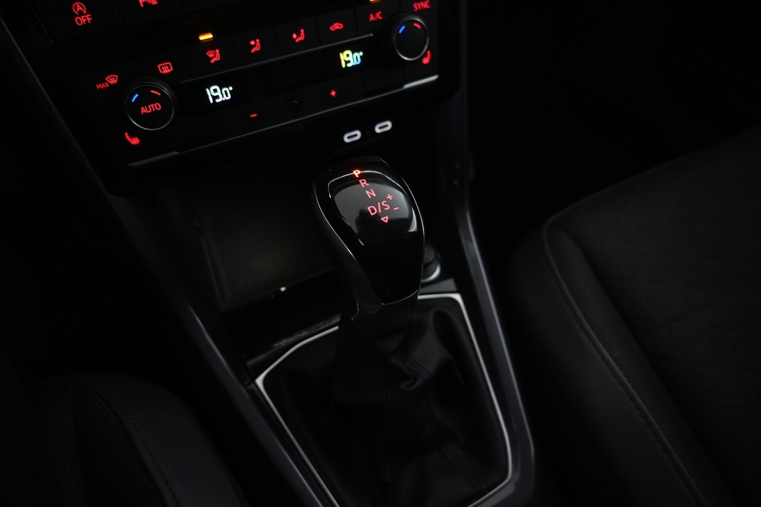 Volkswagen T-Cross vaihtoauto