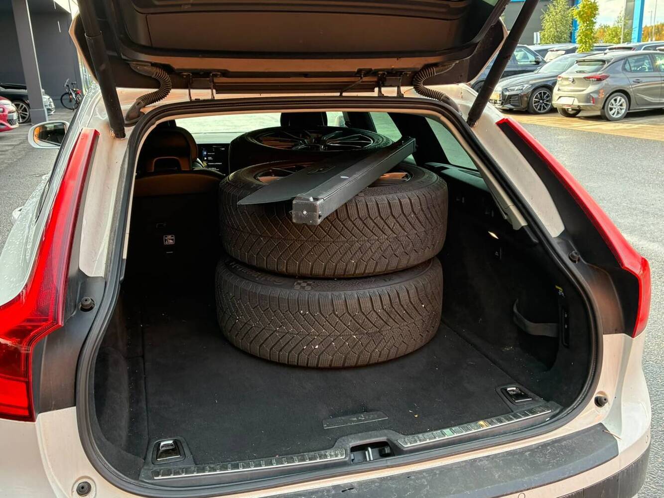 Volvo V90 Cross Country vaihtoauto