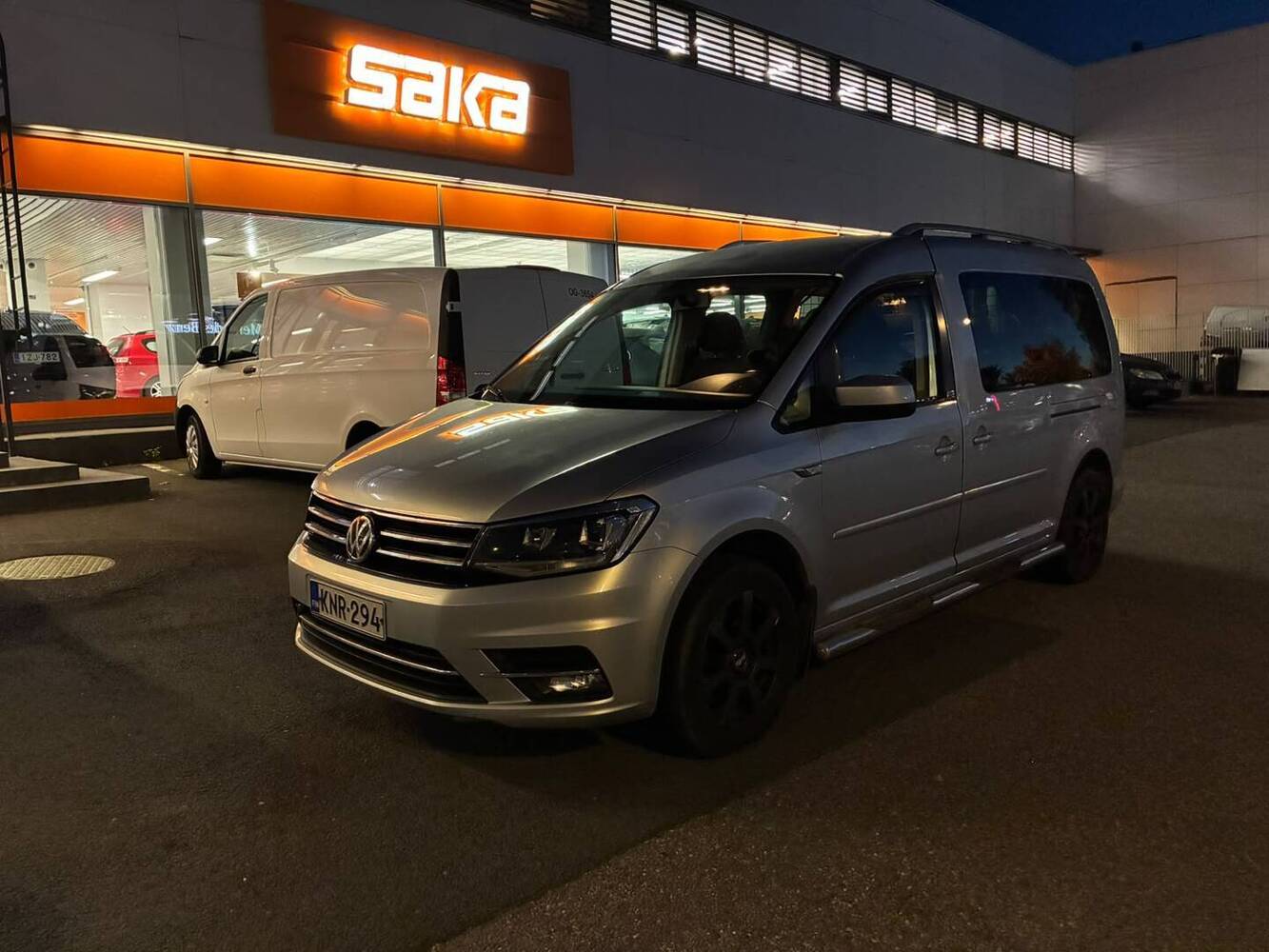 Volkswagen Caddy Maxi vaihtoauto