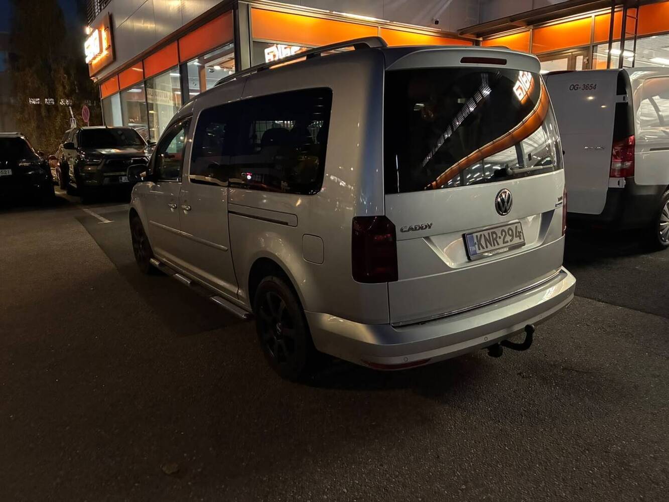 Volkswagen Caddy Maxi vaihtoauto