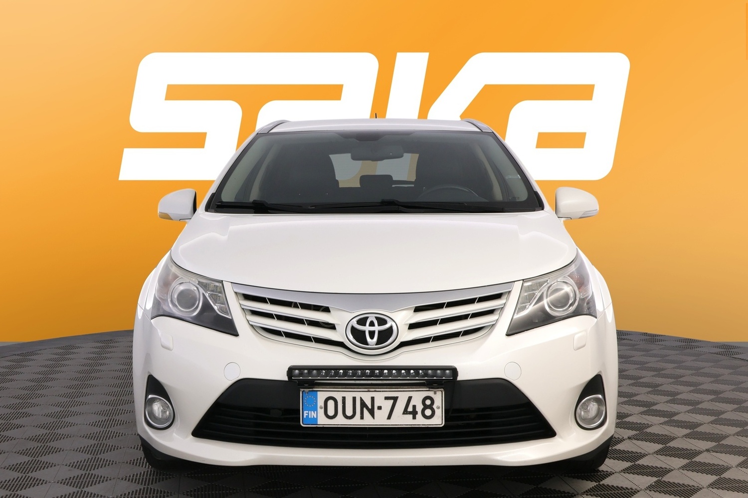 Toyota Avensis vaihtoauto